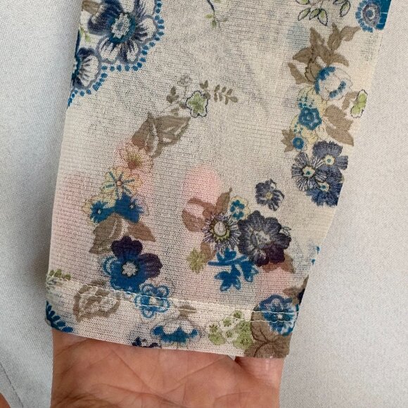 90s Vintage The Limited Sheer Ivory Blue Floral Print 3/4 Sleeve V Neck Top - Picture 4 of 12